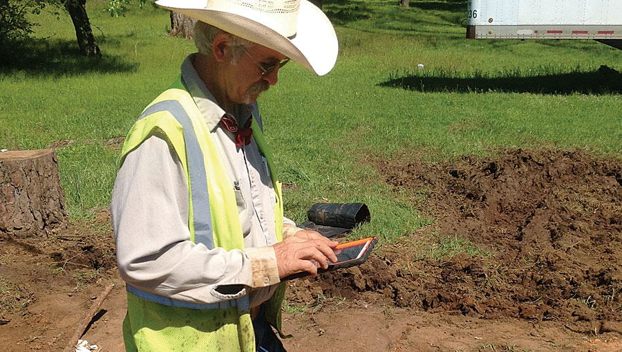 GIS Field Apps Keep Public Works Department Running Smoothly ArcNews