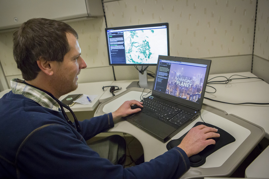 Matthews explores Esri's Atlas for a Changing Planet story map app.