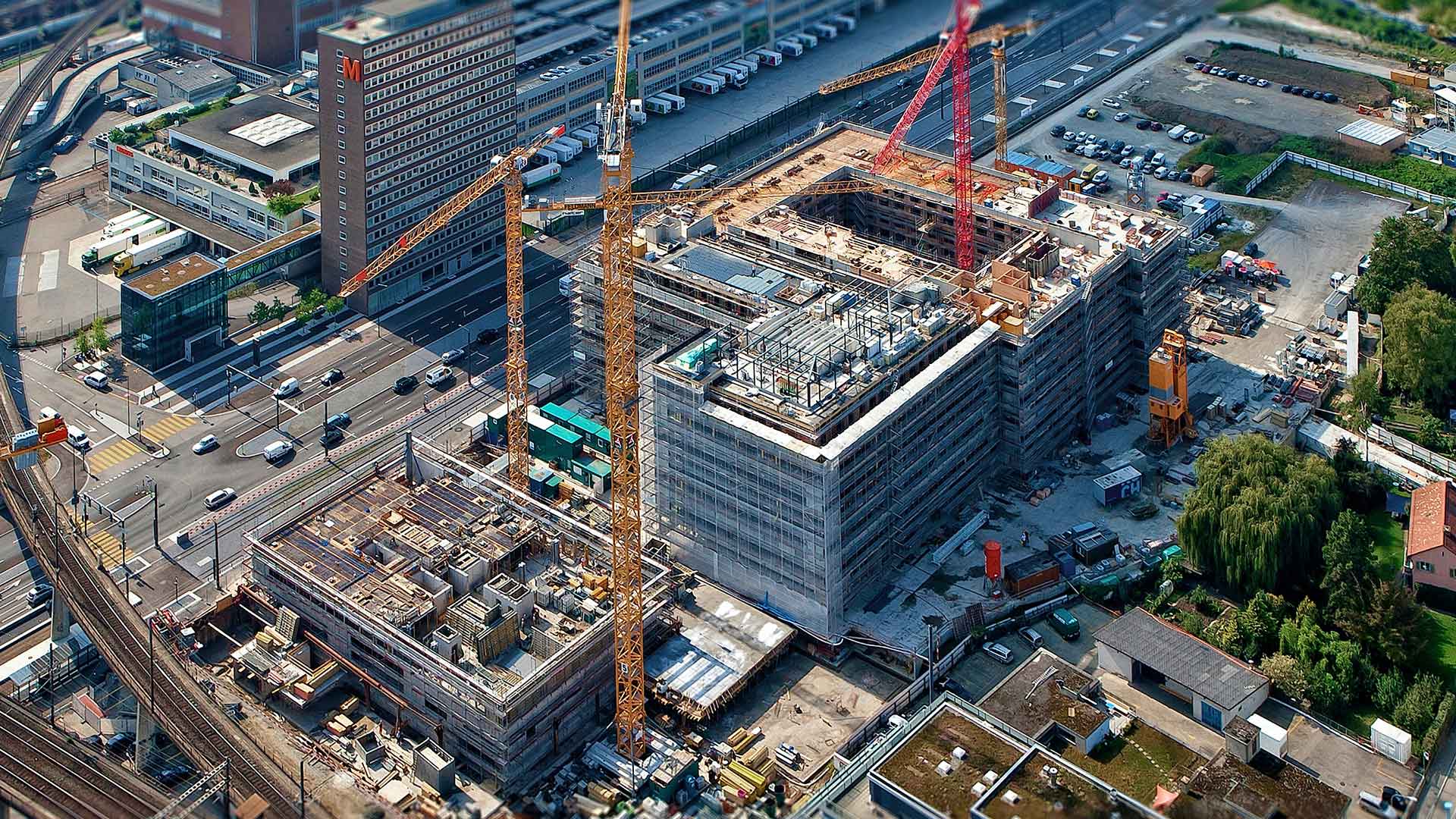 Operational intelligence is key on construction sites like this downtown scene