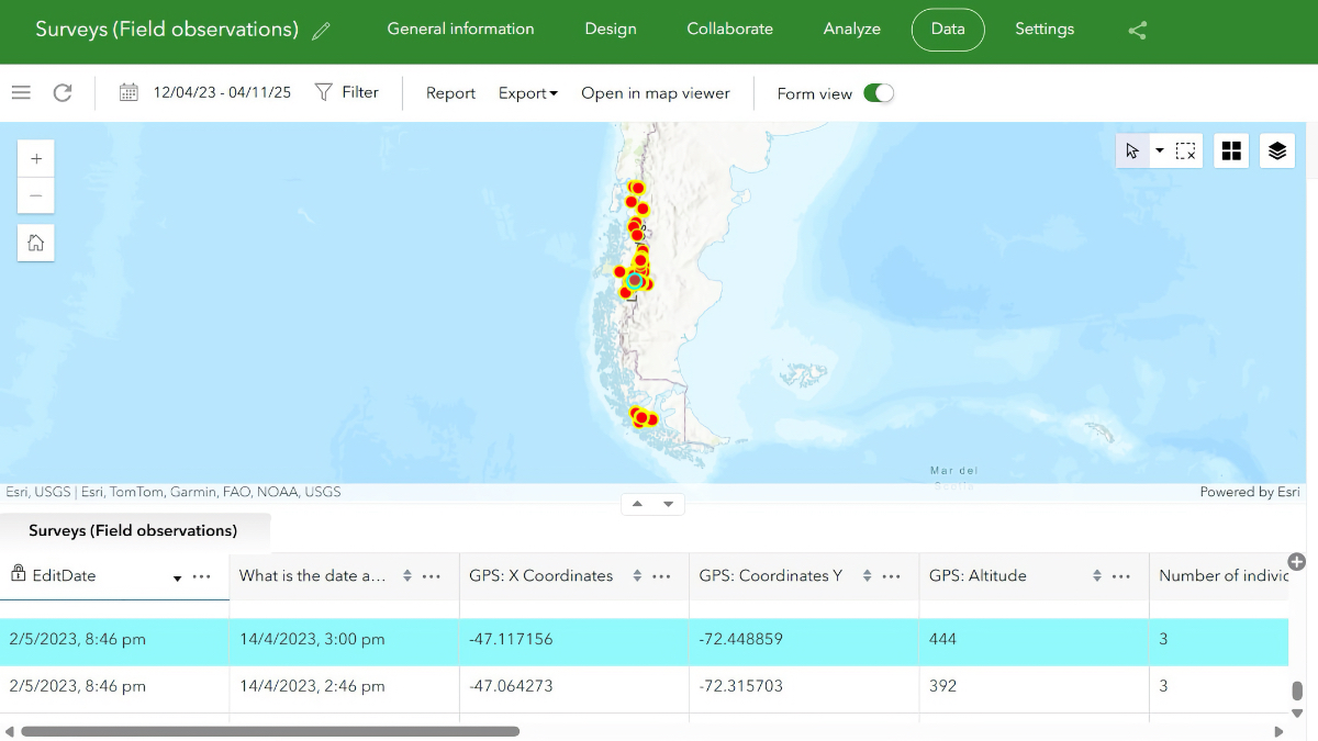 Survey123 map interface showing red and yellow observation points clustered along Chile's parks with data table displaying GPS coordinates below.