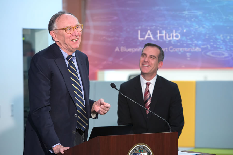 Esri president Jack Dangermond (left) joins Los Angeles Mayor Eric Garcetti at the launch of the GeoHub.