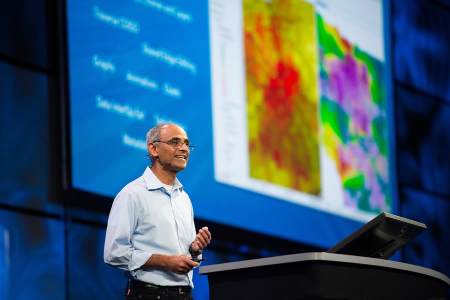 Sud Menon, director of software development at Esri, spoke about how the ArcGIS platform is evolving to handle big data, real-time data, drone imagery, and the network of objects known as the Internet of Things (IoT).