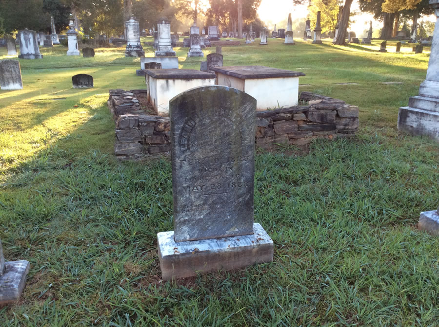 The City of Marietta, Georgia, turned to GIS when it wanted to improve the grave marker data from its local cemetery and highlight the lives of those buried there.