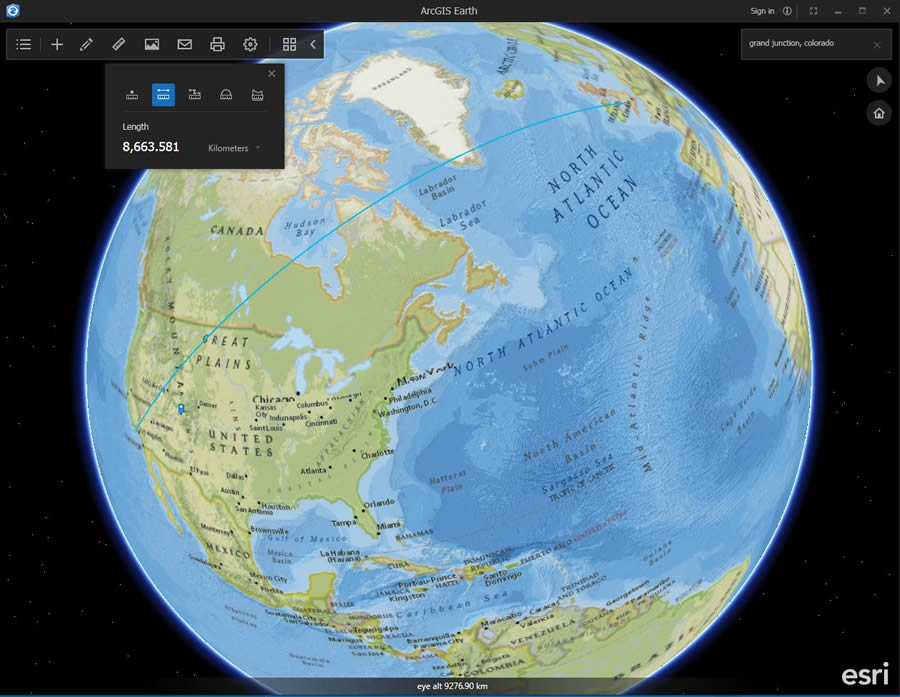 ArcGIS Earth displays the great circle route. ArcGIS Earth displays the great circle route.