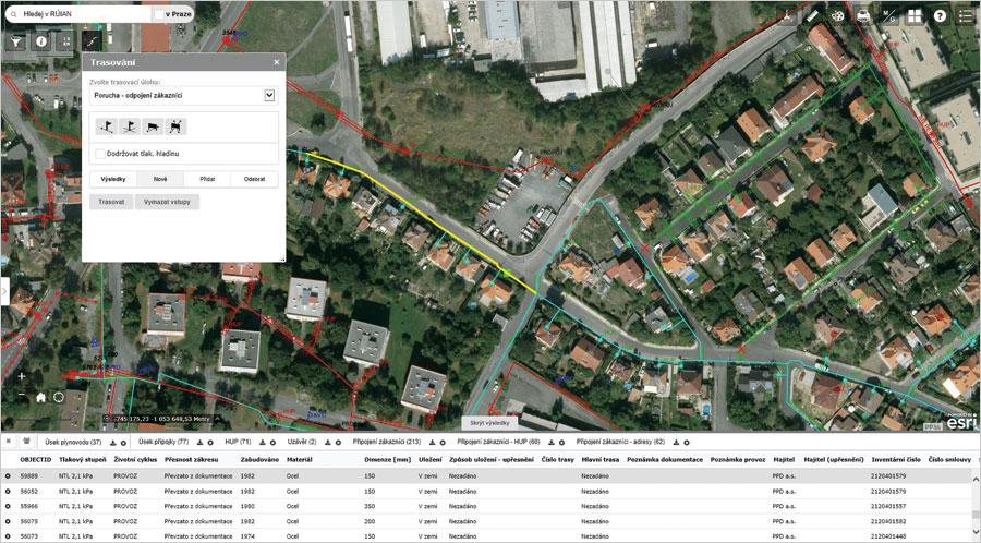 Pražská Plynárenská (PP) employees can use the new GIS to do advanced network analysis, such as tracing.