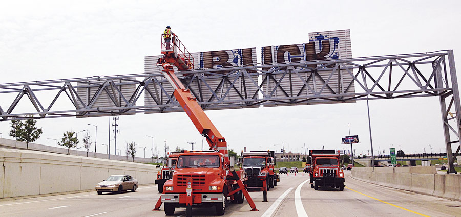 Cleaning graffiti off signs at large freeway interchanges posed complex traffic problems. But using GIS in the planning process enabled the Michigan Department of Transportation (MDOT) to better coordinate its operations and minimize traffic disturbances.