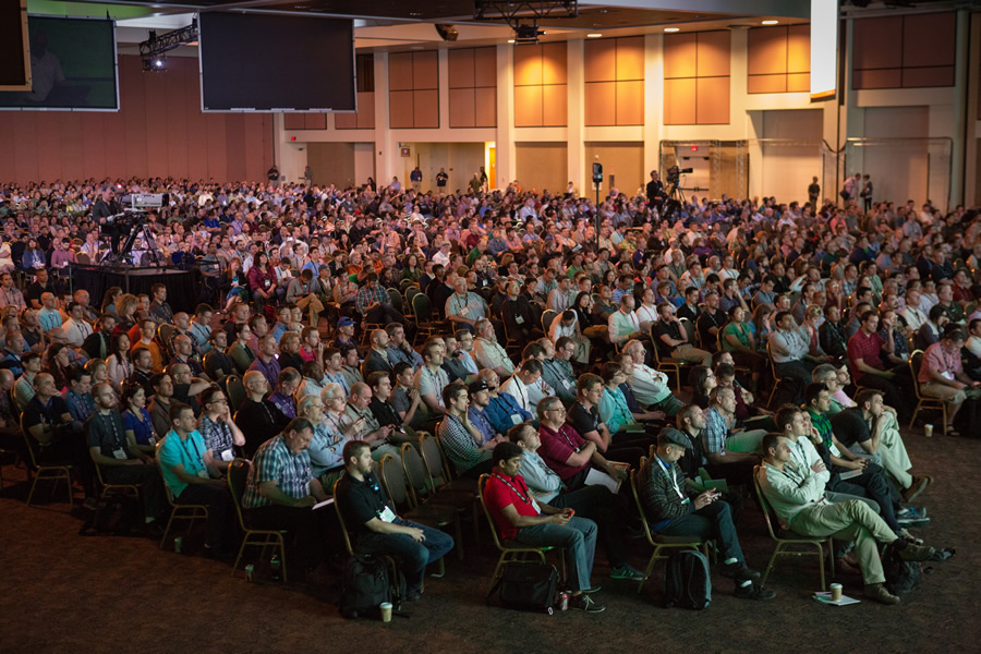 Thousands of developers pack the Palm Springs Convention Center to learn how they can use Esri technology to build new apps. Thousands of developers pack the Palm Springs Convention Center to learn how they can use Esri technology to build new apps.