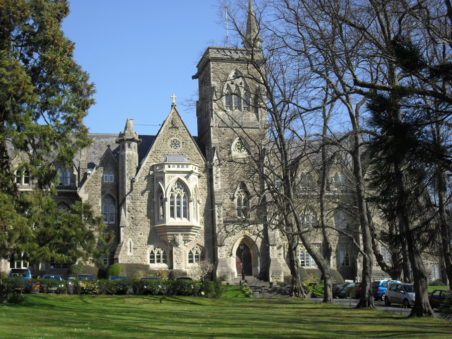 The Royal High School, Bath, an all-girls school, offers interesting geography classes and field trips.