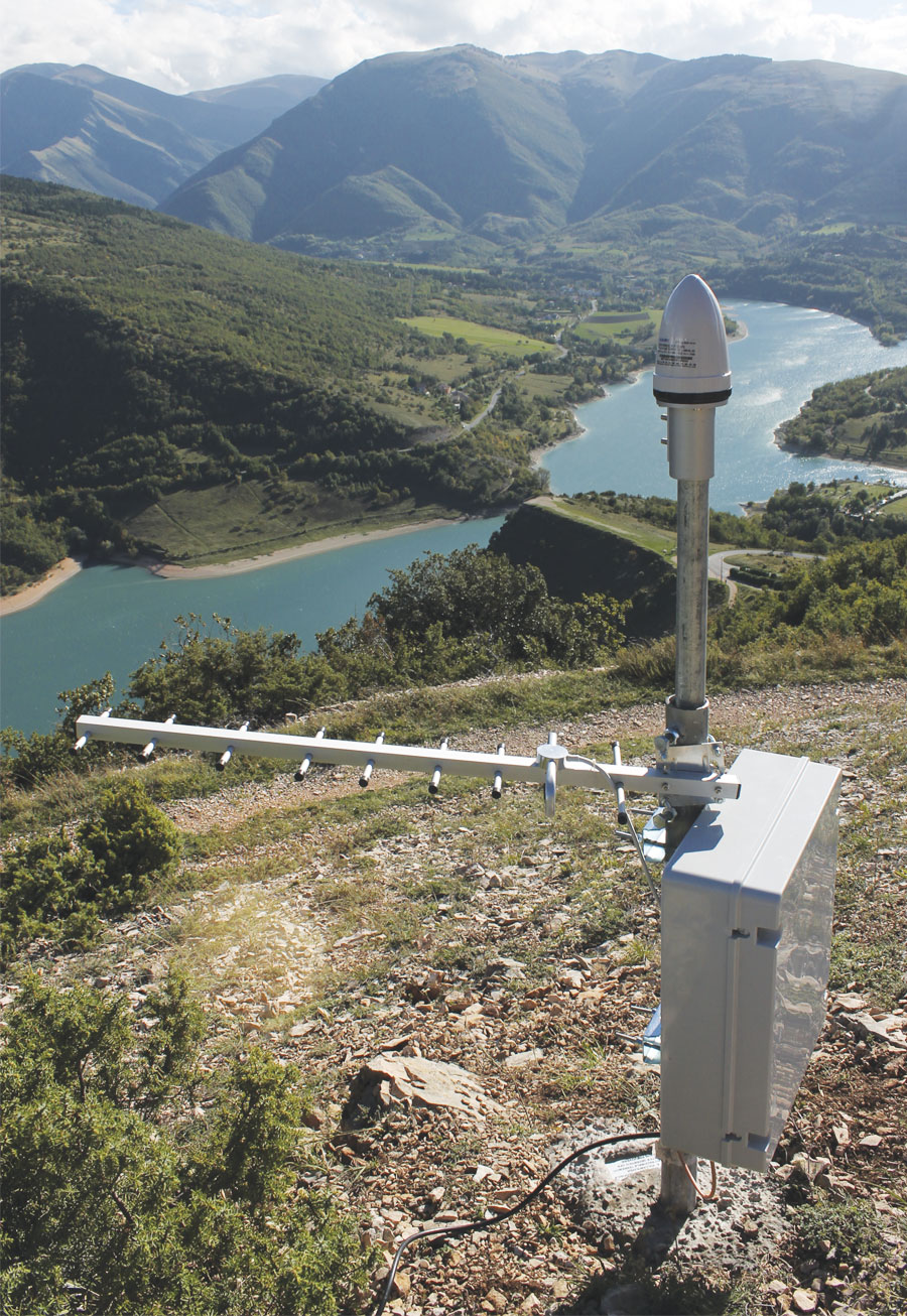 Esri Italia deployed four SENDAS sensors around Lake Fiastra during its collaboration with Italy's National Institute of Geophysics and Volcanology.