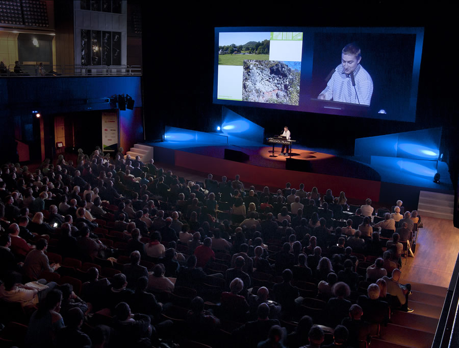 A large crowd gathered November 13-14, 2013, in the Prague Congress Centre to hear speakers talk about the many uses of geospatial technology.