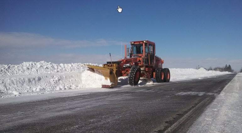 The Saginaw County Road Commission in Michigan uses Esri ArcGIS to help track the county's snowplow fleet. The Saginaw County Road Commission in Michigan uses Esri ArcGIS to help track the county's snowplow fleet.