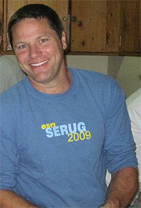 Herrick A. Smith wearing an Esri SERUG 2009 shirt