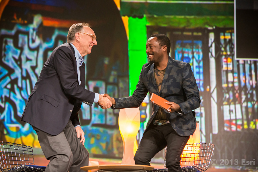 Esri president Jack Dangermond welcomes will.i.am to the Esri International User Conference.