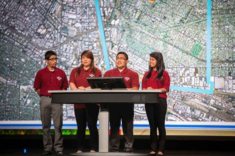 Roosevelt High School Students (from left) Alexander Cosio, Stephany Ortiz, Uriel Gonzalez, and Roxana Ayala show the types of analysis they did using Esri ArcGIS. Roosevelt High School Students (from left) Alexander Cosio, Stephany Ortiz, Uriel Gonzalez, and Roxana Ayala show the types of analysis they did using Esri ArcGIS.