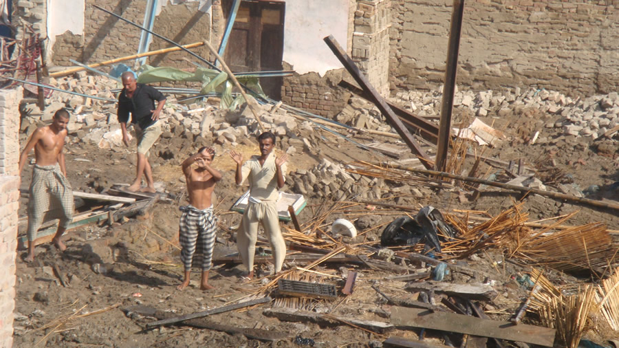 Many people lost their homes and needed assistance, including food from the WFP.