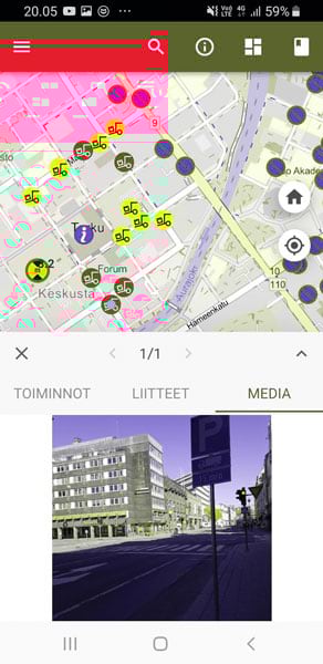 App screenshot displaying parking places, loading areas, gas stations, and rest stops App screenshot displaying parking places, loading areas, gas stations, and rest stops