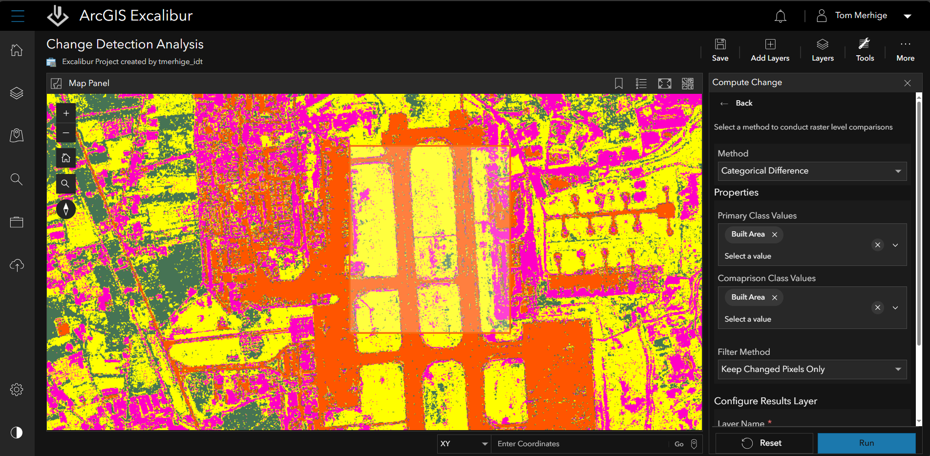 ArcGIS Excalibur change detection analysis interface showing a multi-colored map and parameters for categorical difference analysis.