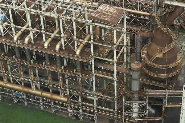 3D visualization of a pipe network using Gaussian splat layer. Processed with ArcGIS Reality. Copyright Portcoast Consulting Corporation.