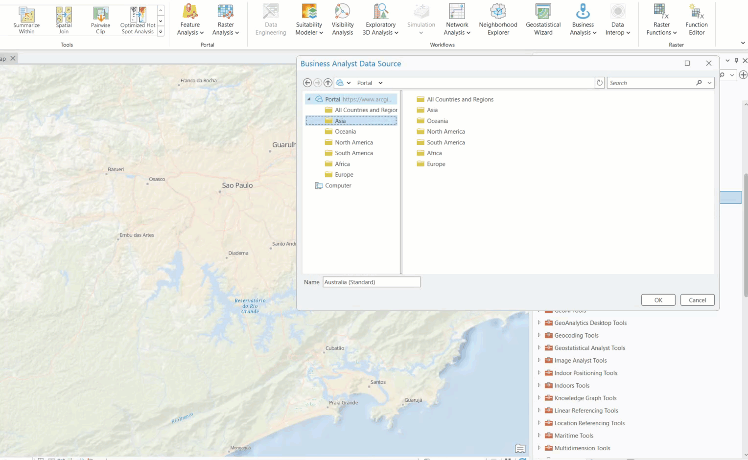 This gif displays changing the Business Analyst data source by selecting a different country using keyboard navigation.