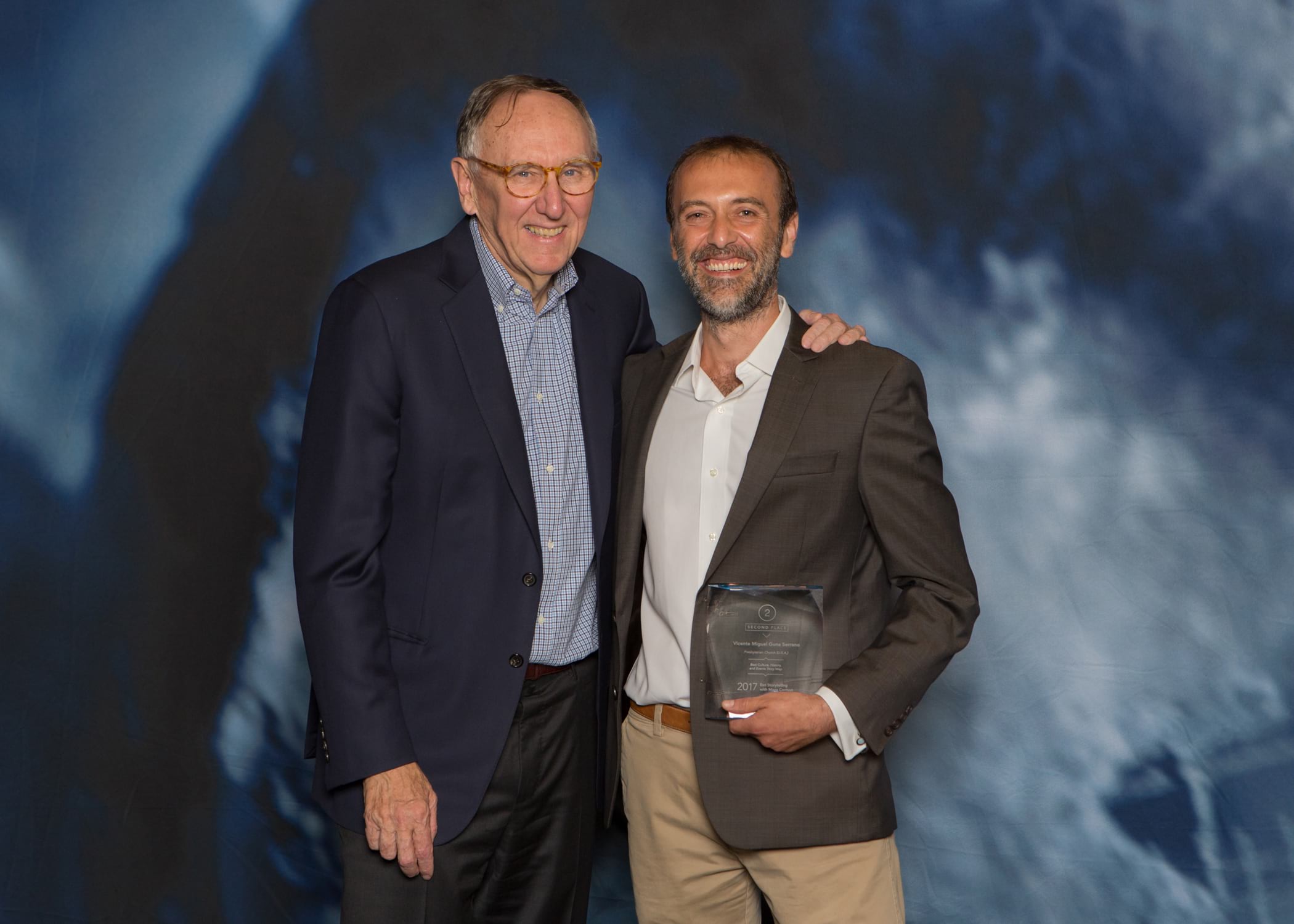 Esri CEO Jack Dangermond and Storytelling with Maps contest winner Vicente Serrano