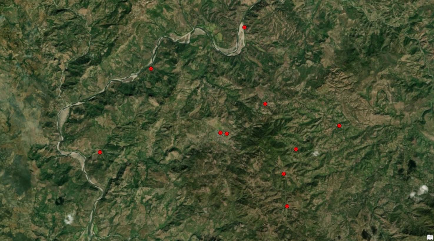 Source features represented as red points Source features represented as red points