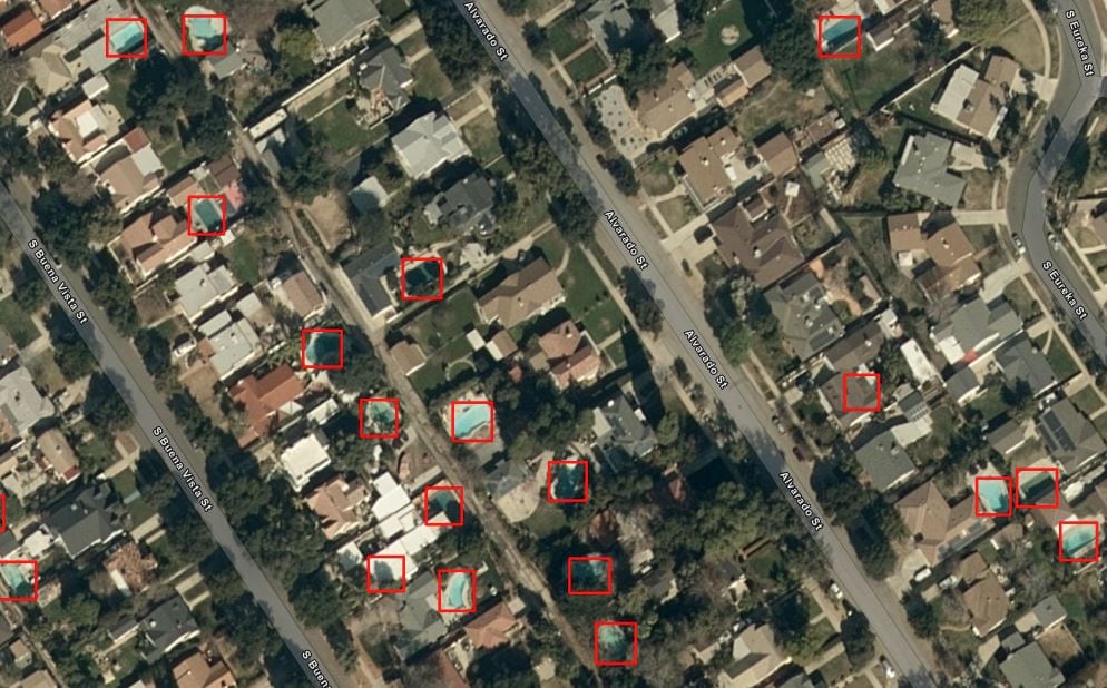 Detected swimming pools in Redlands, CA Detected swimming pools in Redlands, CA