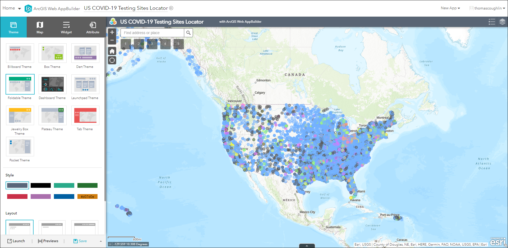 ArcGIS Web AppBuilder builder screen.