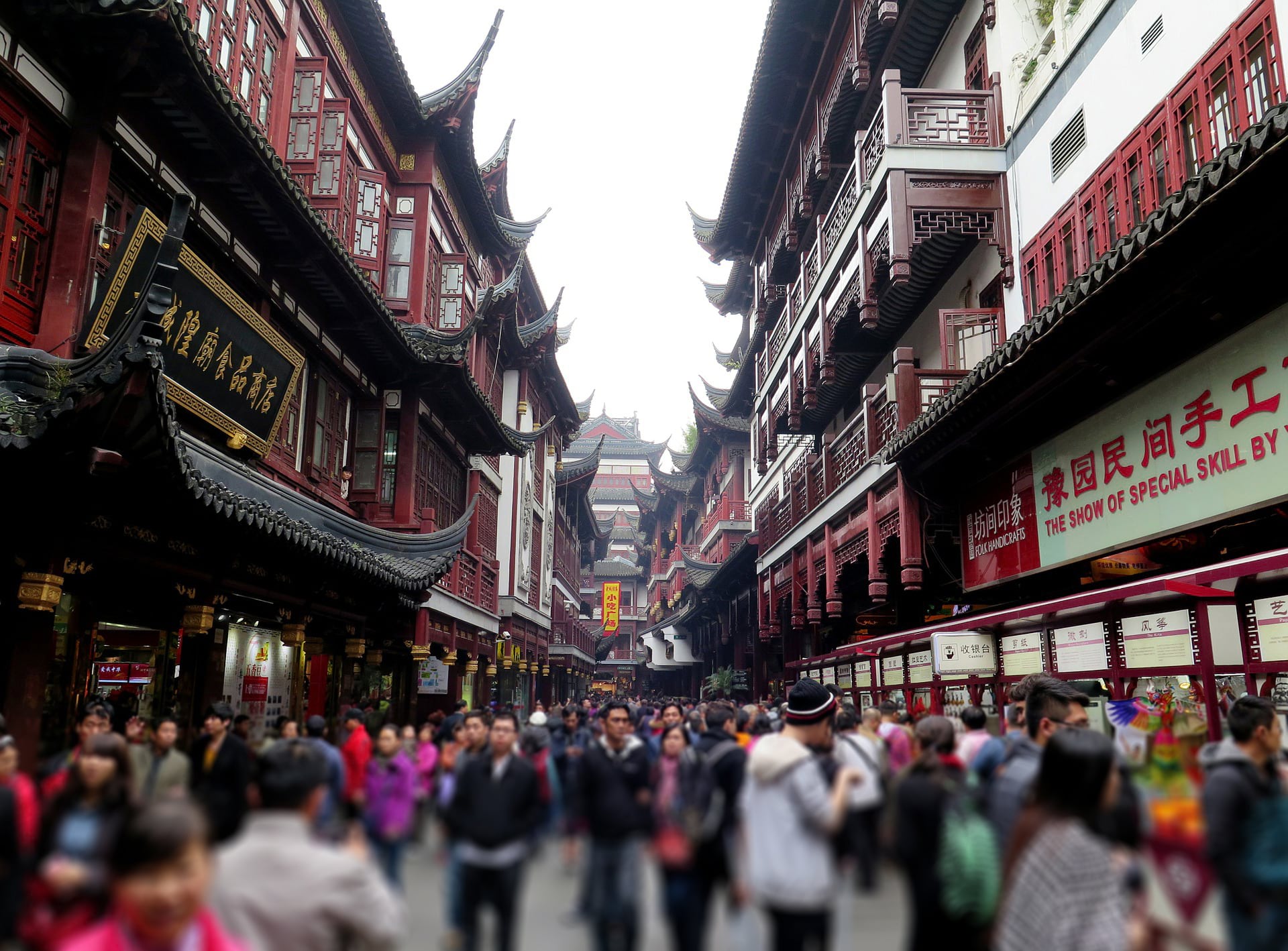 People walking and shopping in Shanghai. People walking and shopping in Shanghai.