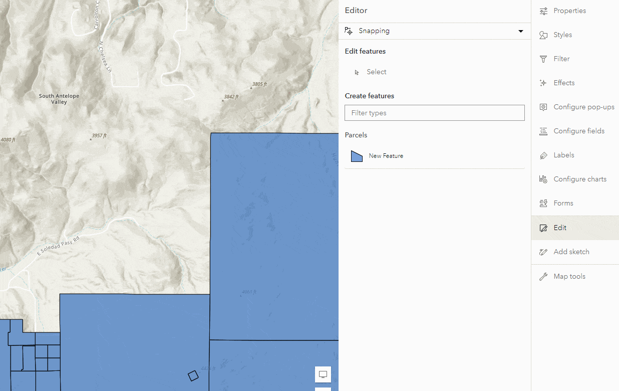 Animated GIF demonstrating snapping while editing in Map Viewer