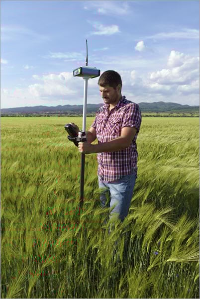 Collecting data with a GNSS receiver Collecting data with a GNSS receiver