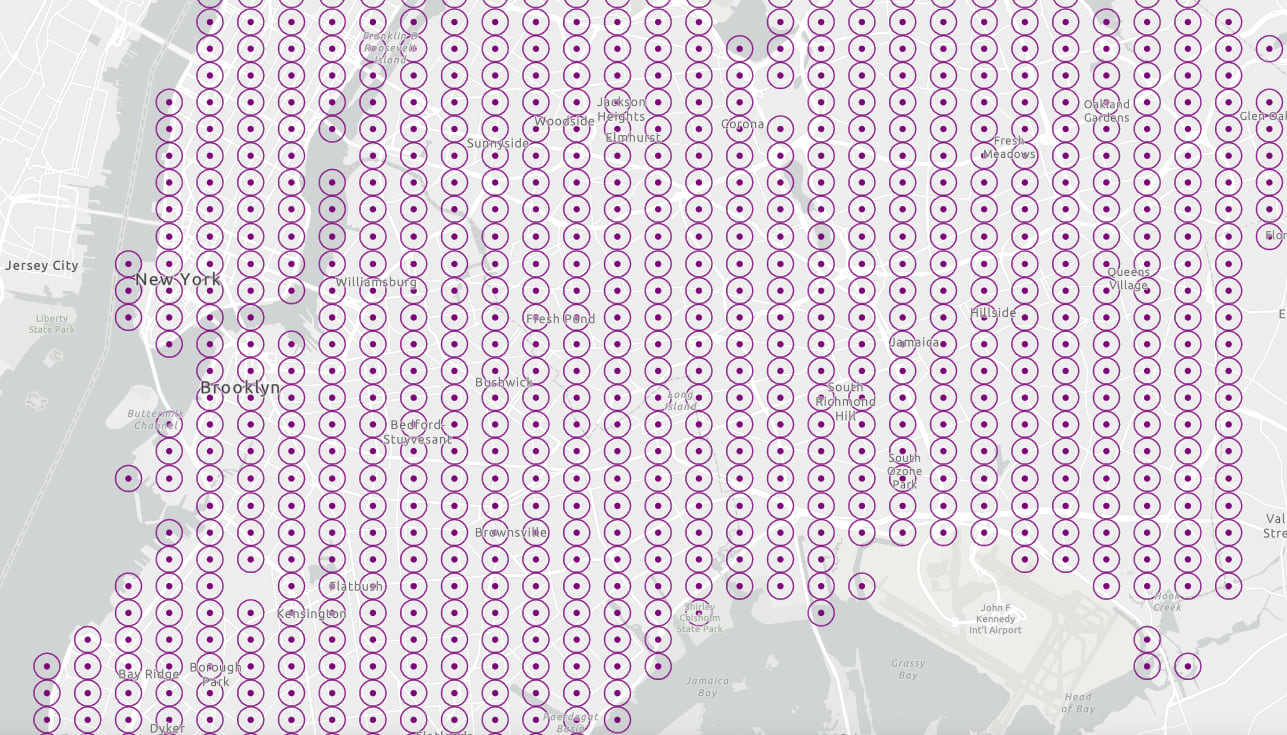 Motor vehicle accidents in New York City (2020) binned at a city scale. Each bin is represented with a Wurman dot symbol. However, the symbols aren't data-driven.