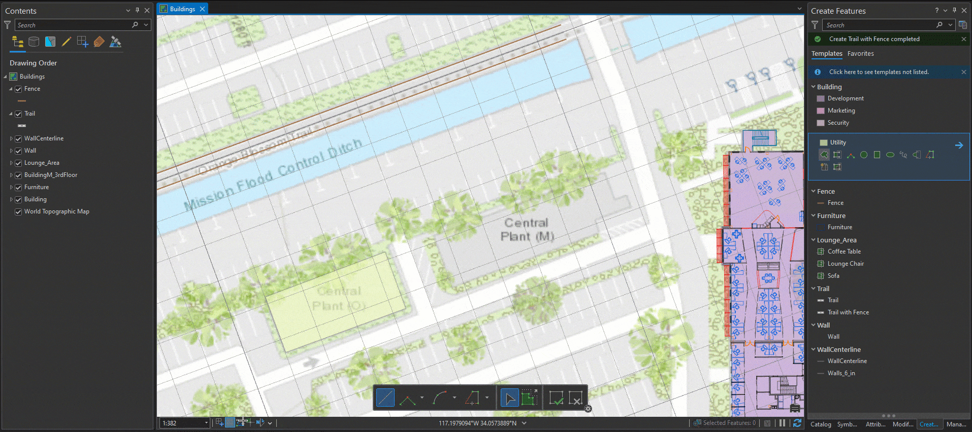 With on-screen constraints enabled, as you move the pointer, on-screen prompts dynamically update to show the current distance or direction from the last vertex until you type a value With on-screen constraints enabled, as you move the pointer, on-screen prompts dynamically update to show the current distance or direction from the last vertex until you type a value