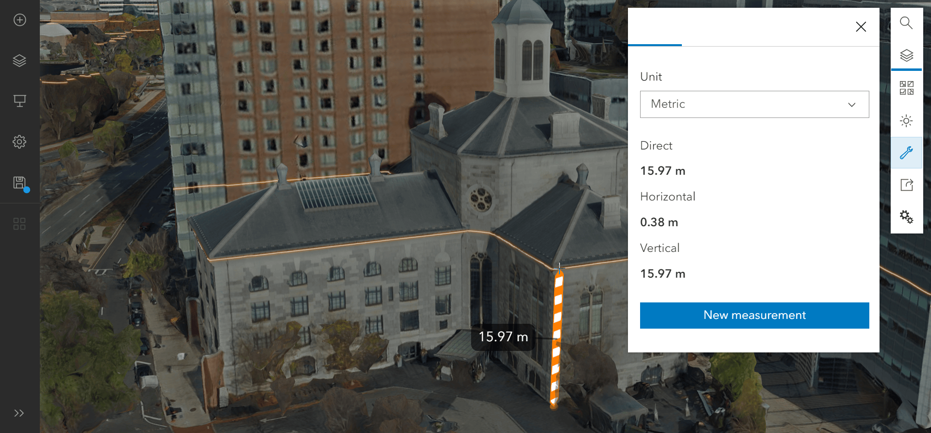 Measure height of a building in Scene Viewer. The absolute height value is in gravity related height. Source: Bluesky International Ltd – processed with ArcGIS Reality by Esri.