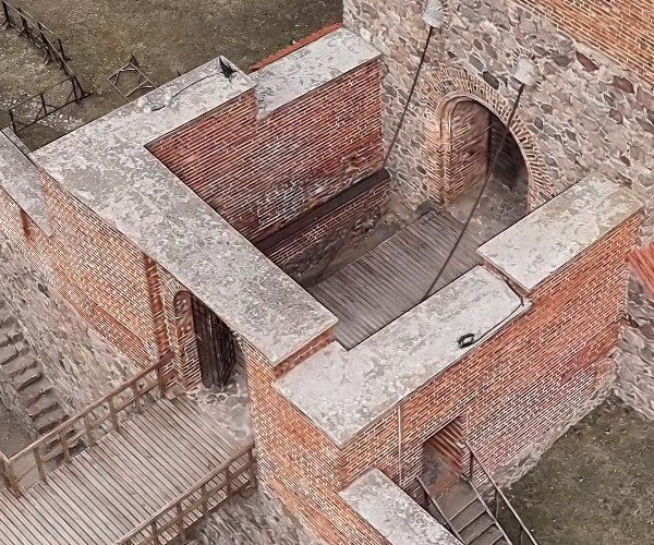 3D visualization of Trakai Castle using Gaussian splat layer. This data was collected by Hnit-Baltic and GeoNovus and processed with ArcGIS Reality.