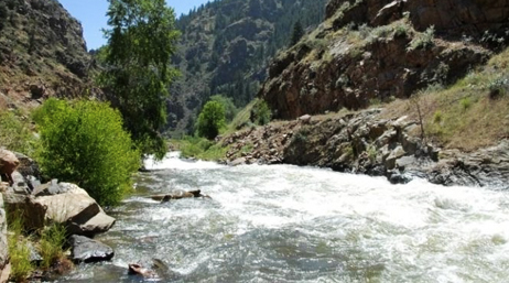 A river between to mountains in Boulder, Colorado