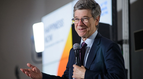 Photo of Jeffrey Sachs at a speaking engagement