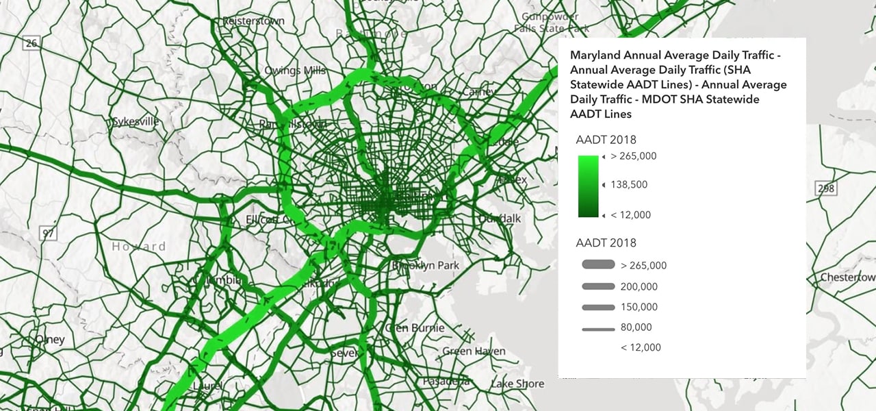 Mapa stanu Maryland przedstawiająca średni dzienny ruch drogowy; jasnozielone linie reprezentują obszary o większym natężeniu ruchu, a ciemnozielone linie – obszary o mniejszym natężeniu ruchu