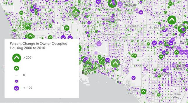 Um mapa de densidade de pontos mostrando a mudança percentual na habitação ocupada pelo proprietário, com pontos verdes representando maior mudança e pontos roxos, menos mudança