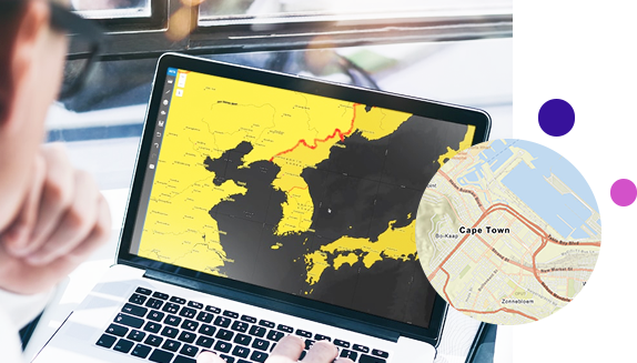 Laptop mostrando um mapa com a superfície em amarelo e água em preto