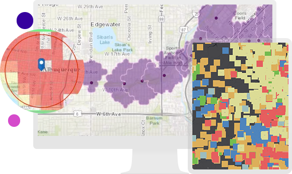 Monitor del computer che mostra una mappa stradale e aree evidenziate in viola e rosso