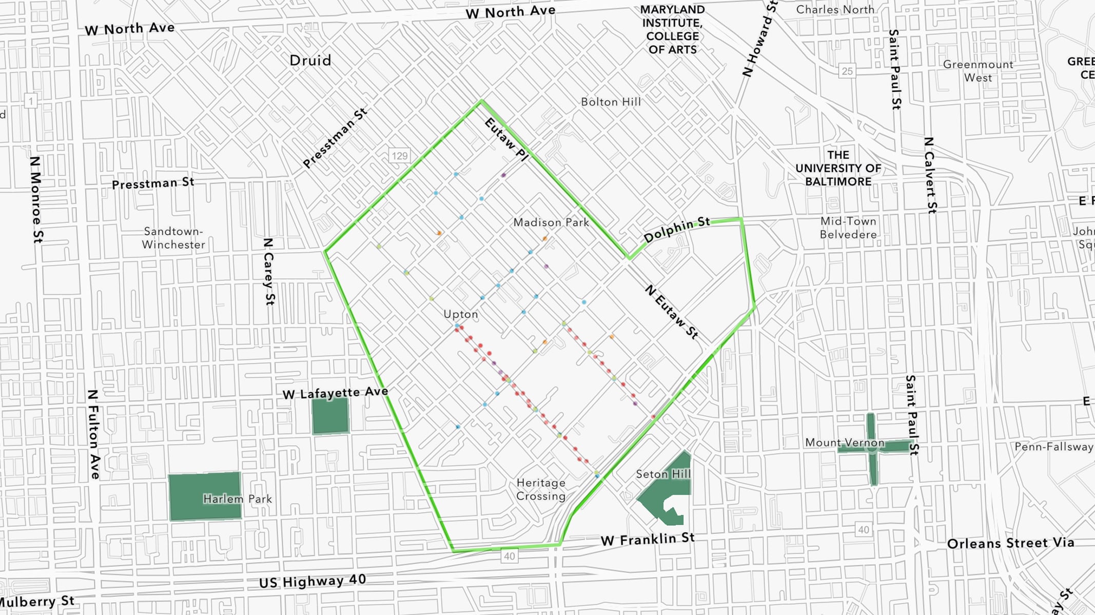 Mappa stradale beige con strade specifiche colorate in verde e nomi di strade in testo nero
