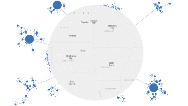 Immagine di una mappa bianca di una sezione degli Stati Uniti racchiusa in un cerchio, connessa a più gruppi piccoli di cerchi blu di varie dimensioni