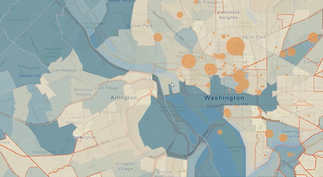 Mapa stanu Waszyngton w odcieniach szaroniebieskiego i bladego brzoskwiniowego z obszarami koncentracji wyróżnionymi na pomarańczowo