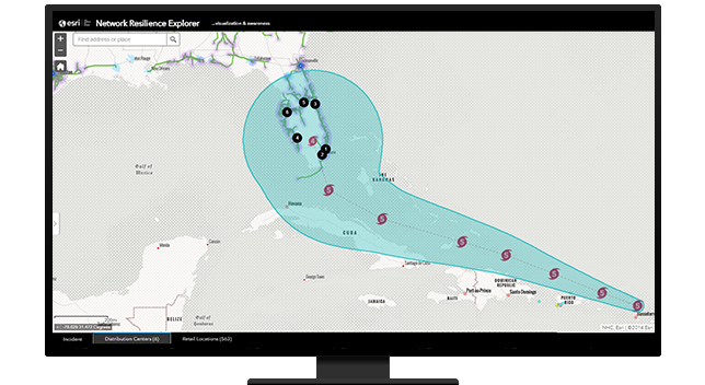 Grafische Darstellung eines Computerbildschirms mit einem Tornado, der sich entlang einer blau markierten Küstenregion ausbreitet, auf einem grauen Hintergrund