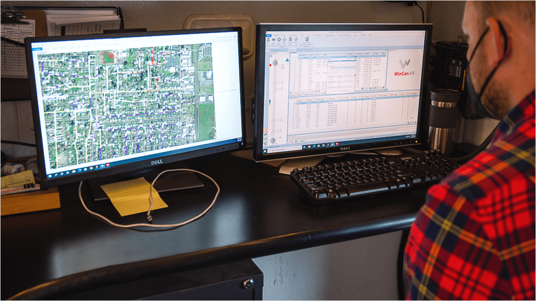 An operator uses ArcGIS Pro and WinCan VX integration to record an inspection.