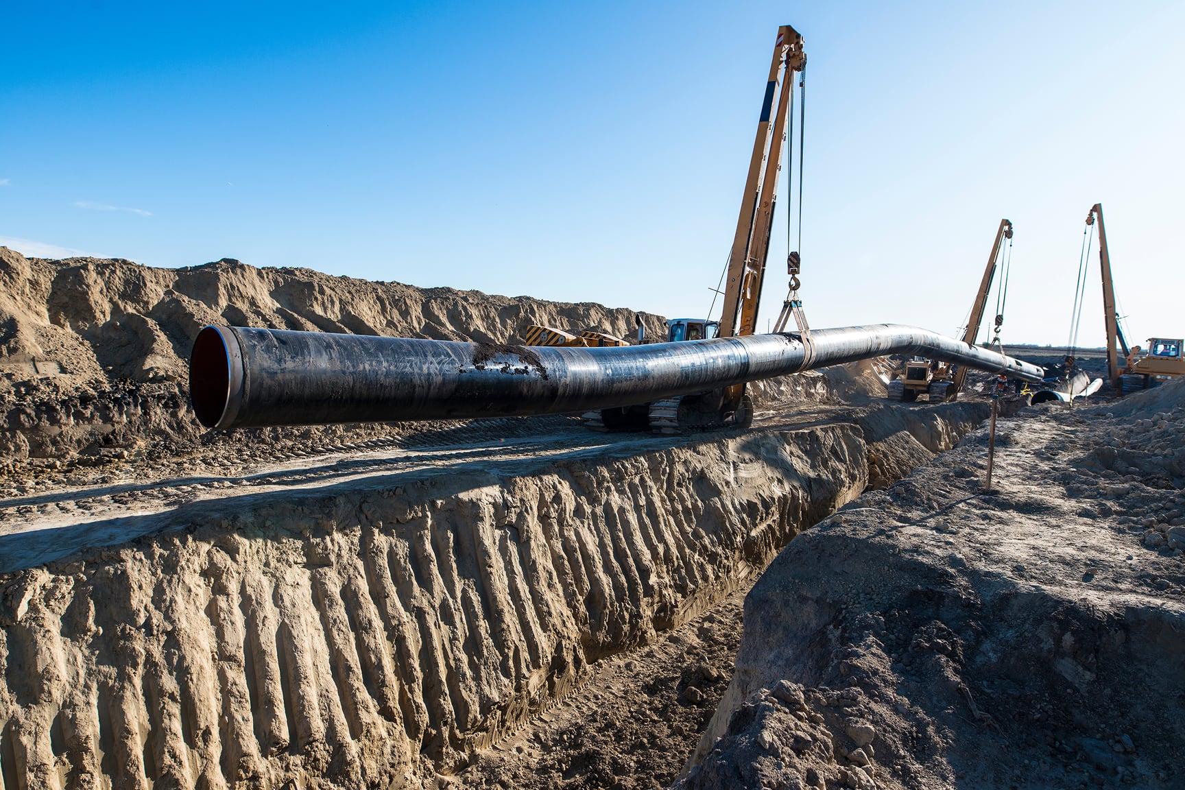 Image of a gas pipeline in a rural region