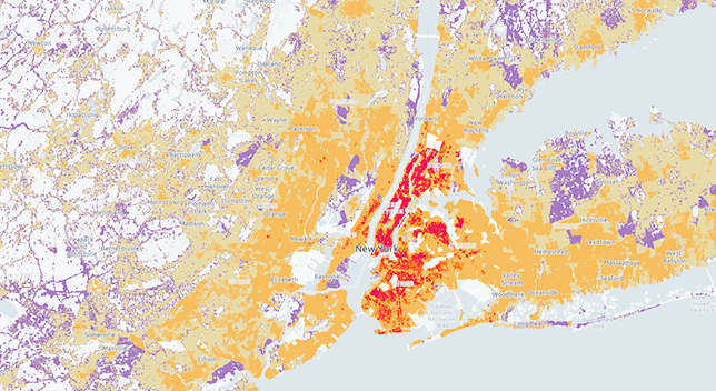 Una mappa di New York con aree ombreggiate in rosso, arancione e viola