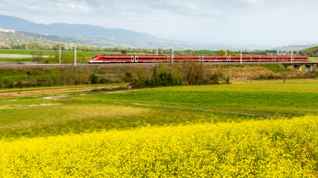 train passing through the Italian countryside 