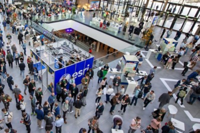Blick in das Foyer des World Conference Center Bonn bei der Esri Konferenz 2024