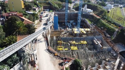 A dashboard shows a map of city and town planned infrastructure projects with a wide distribution across the state of Montana, as well as statistics for Beaverhead County.